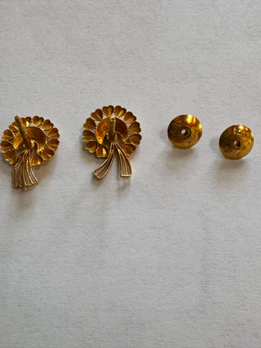 22k Gold Stud Earrings - Women Jewelry - Picture 4 of 5